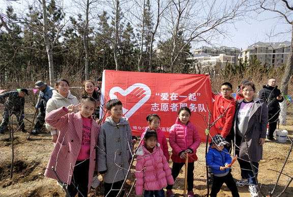當(dāng)雷鋒月和植樹節(jié)相遇——相約春天，播種綠色，志愿精神薪火傳